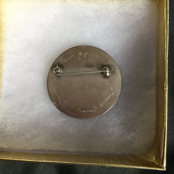 Silver Antique Button Pin (signed Liz Landers) - Picture 3 of 3